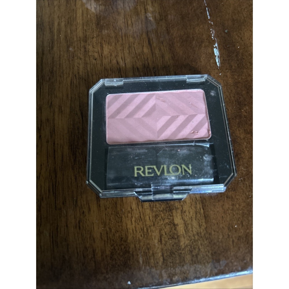 Revlon cheek color blush In The Pink - Budding Pink - full size NWOB (#L3)